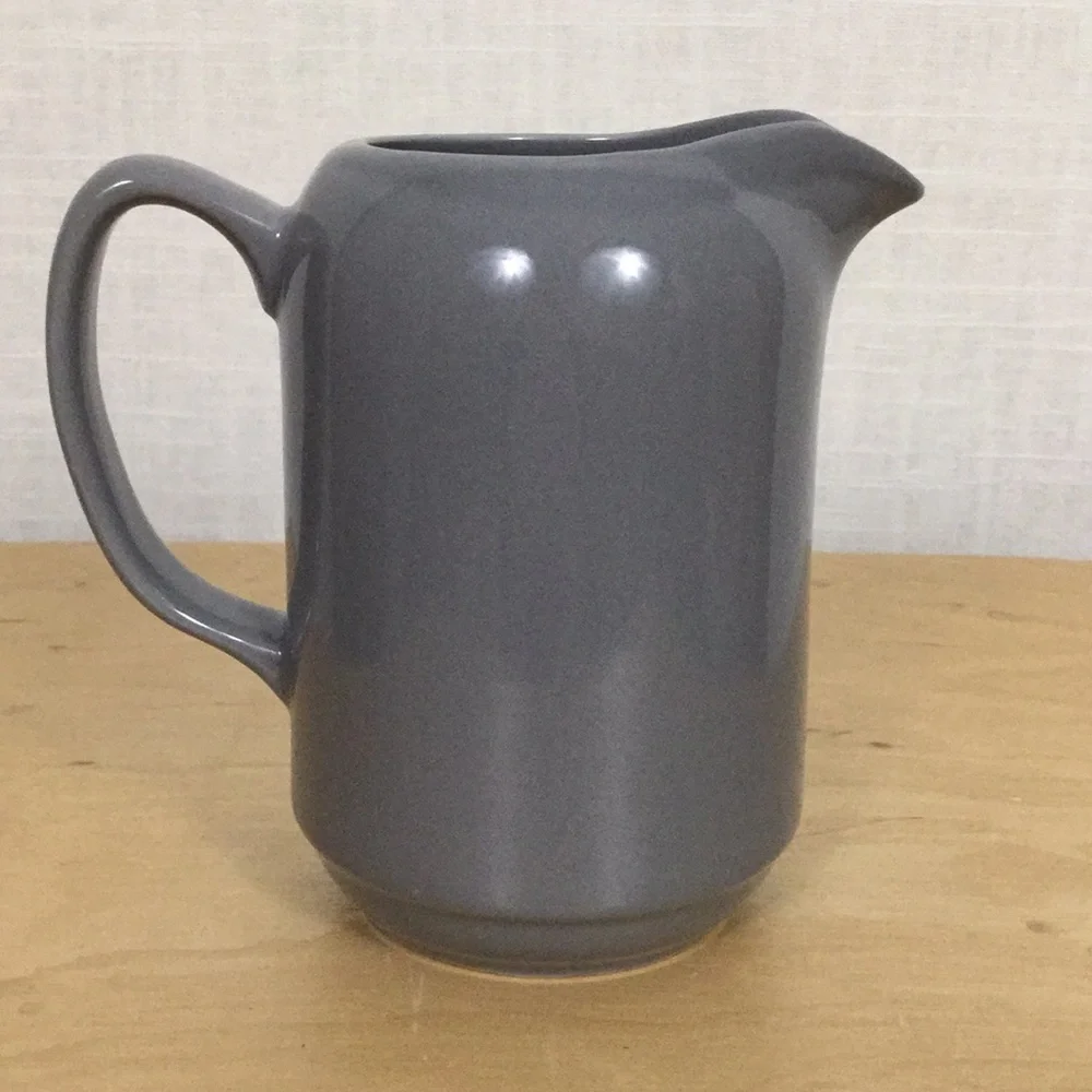 NWOT Crate & Barrel mid-century modern creamer